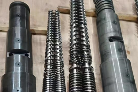 塑料擠出機(jī)機(jī)筒螺桿發(fā)貨前，廠家需要做哪些工作？